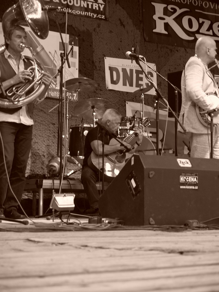 Zahrada 2008 by Kiki 330